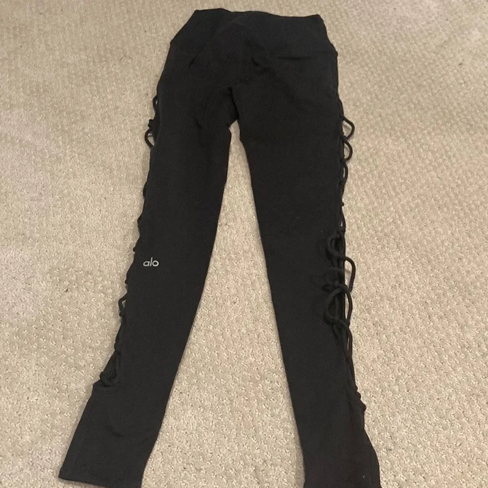 Alo leggings - so sexy and fun!